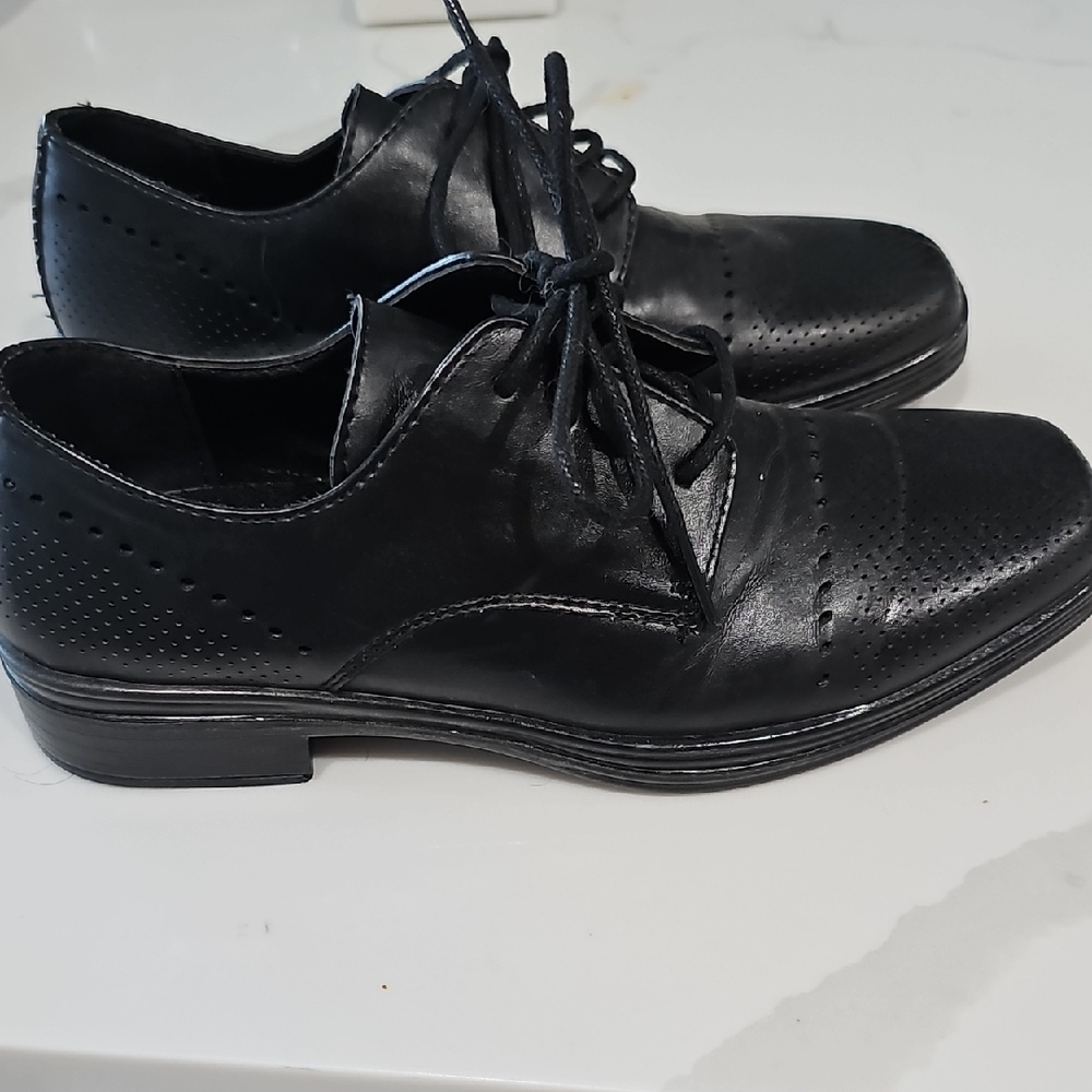 Boy's Black Dress Shoes Sz 3M